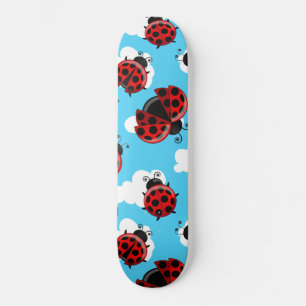 Blauer Himmel Weiße Wolken Rote Marienkäfer Käfer Skateboard
