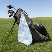 Blauer Himmel Wolken Golfhandtuch (Gras)