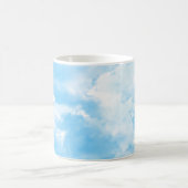 Blauer Himmel Wolken Kaffeetasse (Mittel)