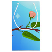 Blauer Himmelsverlauf mit blühendem Frühlingsarm Kleine Geschenktüte (Rückseite)