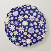 Blauer Hintergrund mit Blumenmuster Rundes Kissen (Rückseite)