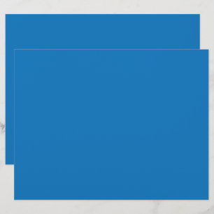 blauer Hintergrund mit schwarz-weißer Uhr Briefbogen