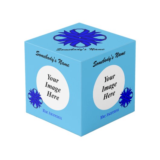 Blauer Kleber-Multifunktionsvorlage von Kenneth Yo Würfel (Vorderseite Schrägansicht)