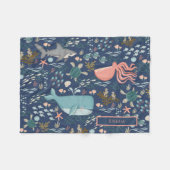 Blauer Korallenoktopus Walhai Name Fleecedecke (Vorderseite (Horizontal))