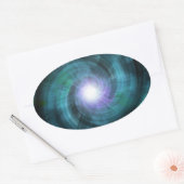 Blauer kosmischer Twirl Ovaler Aufkleber (Umschlag)