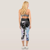 Blauer Lavendel Schwarze Gefärbte Krawatte Abstrak Capri Leggings (Rückseite)