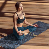 Blauer Leopard Print Shimmer Tropenflorname Yogamatte