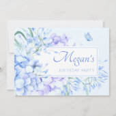 Blauer lila, blumengeschmückter Geburtstag Einladung (Vorderseite)