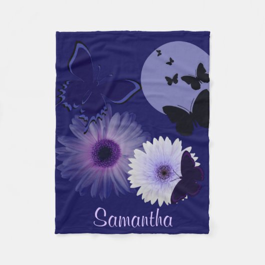 Blauer lila Schmetterling und Gänseblümchen Fleecedecke (Vorderseite)