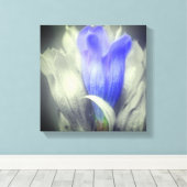Blauer Linsen Blume teilweise Farbe Leinwanddruck (Insitu (Holzboden))