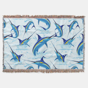 Blauer Marlin springt aus dem Ozean Decke