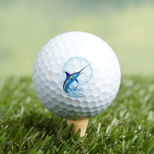 Blauer Marlin springt aus dem Ozean Golfball (Insitu T-Shirt)
