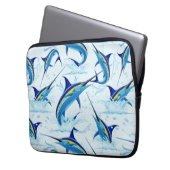Blauer Marlin springt aus dem Ozean Laptopschutzhülle (Vorderseite Links)