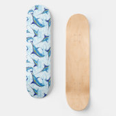 Blauer Marlin springt aus dem Ozean Skateboard (Vorderseite)