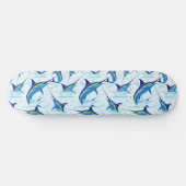 Blauer Marlin springt aus dem Ozean Skateboard (Horizontal)