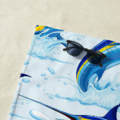 Blauer Marlin springt aus dem Ozean Strandtuch (Beispiel)