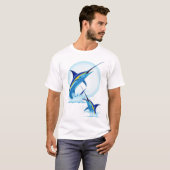 Blauer Marlin springt aus dem Ozean T-Shirt (Vorne ganz)