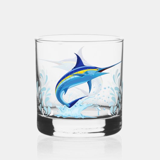 Blauer Marlin springt aus dem Ozean Whiskyglas (Vorderseite)