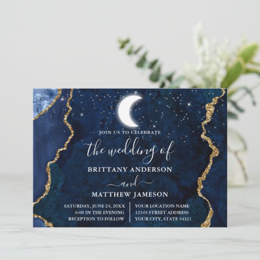 Blauer Marmor Hochzeit Einladung (Stehend Vorderseite)