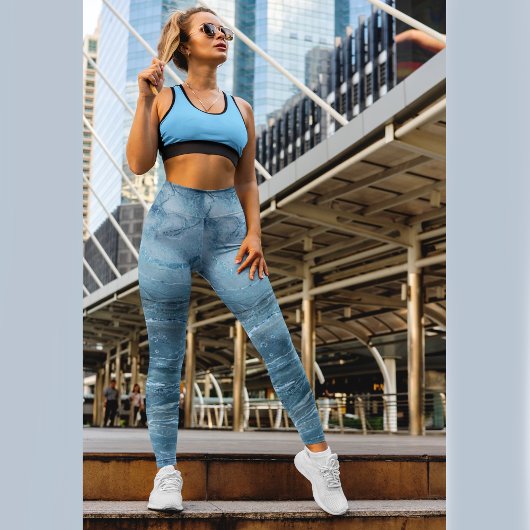 Blauer Marmor mit einer Rose auf jedem Bein Leggings
