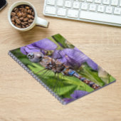 Blauer Mit Augen Darner Dragonfly auf der Blume Notizblock