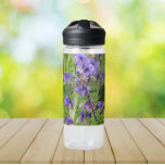 Blauer Mit Augen Darner Dragonfly auf der Blume Trinkflasche<br><div class="desc">Für Drachenflieger und Naturfans! Bleibe mit dieser durchsichtigen Plastikflasche,  die das Foto einer blauen Mit Augen Darner-Libelle zeigt,  überall hin abgestoßen. Bild nur auf einer Seite gedruckt. Wählen Sie Ihre Wasserflasche Stil und Größe aus.</div>