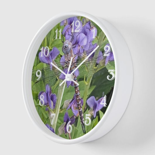 Blauer Mit Augen Darner Dragonfly auf Purple Flowe Uhr (Winkel)