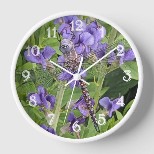 Blauer Mit Augen Darner Dragonfly auf Purple Flowe Uhr (Vorderseite)