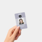 Blauer Mitarbeiter-Fotoausweis mit Firmen-Barcode Ausweis (Handheld)