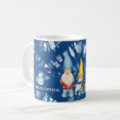 Blauer Monogramm der Gnome Whimsical Gefärbte Kraw Kaffeetasse (Vorderseite Links)