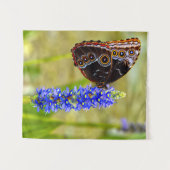 Blauer Morpho-Schmetterling auf einer Sumpforchide Wandteppich (Vorderseite (Horizontal))