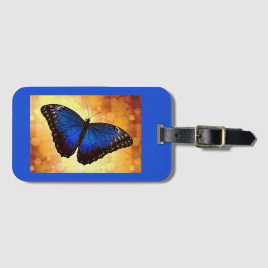 Blauer Morpho-Schmetterling auf goldenem Gepäckanh Gepäckanhänger (Vorderseite (Horizontal))