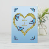 Blauer Morpho-Schmetterling mit goldener Herzhochz Einladung (Stehend Vorderseite)