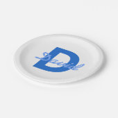 Blauer Name und Monogramm Pappteller (Schrägansicht)