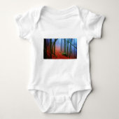 Blauer Nebel in gestrichenem Wald Baby Strampler (Vorderseite)