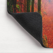 Blauer Nebel in gestrichenem Wald Mousepad (Ecke)