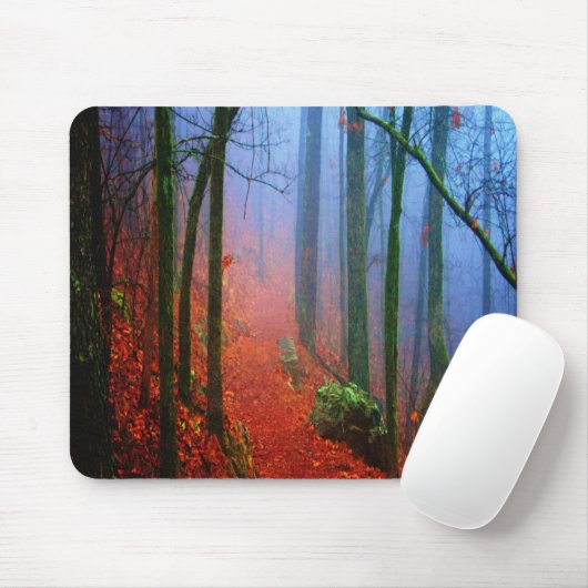 Blauer Nebel in gestrichenem Wald Mousepad (Mit Mouse)