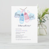 Blauer oder rosa Baby Shoes Gender Reveal Einladung (Stehend Vorderseite)