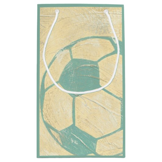 Blauer PastellFußball durch Chariklia Zarris Kleine Geschenktüte (Rückseite)