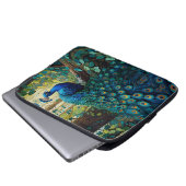 Blauer Pfau im Wald Laptopschutzhülle (Vorne Knopf)