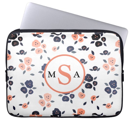 Blauer Pfirsichblumenmonogramm-Initialen für Navy Laptopschutzhülle (Vorderseite)