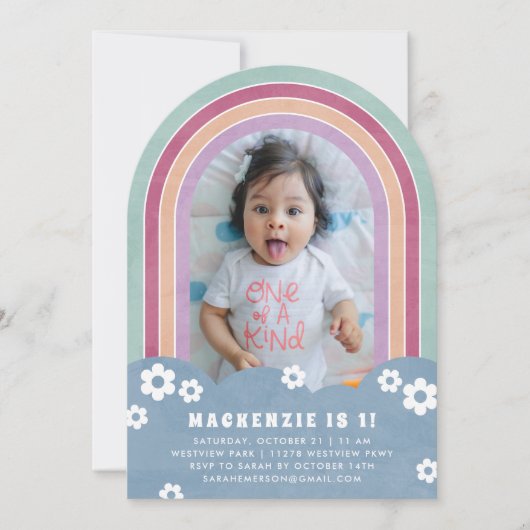 Blauer Pflaumen-Regenbogen Kindergeburt Einladung (Vorderseite)