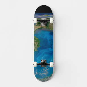 Blauer Phytoplankton blühen im Schwarzen Meer Skateboard