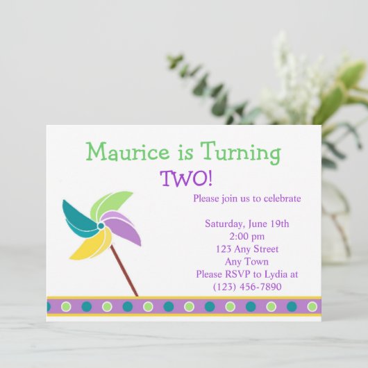 Blauer Pinwheel Einladung (Stehend Vorderseite)