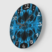 Blauer Rauch auf schwarz mit Zahlen Große Wanduhr (Winkel)
