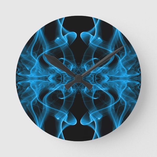 Blauer Rauch auf schwarz Runde Wanduhr (Vorderseite)
