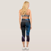 Blauer Rauch auf schwarzen Capri Leggings (Rückseite)