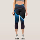 Blauer Rauch auf schwarzen Capri Leggings (Vorderseite)