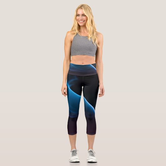 Blauer Rauch auf schwarzen Capri Leggings (Vorderseite)