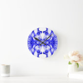 Blauer Rauch auf weiß Runde Wanduhr (Zuhause)